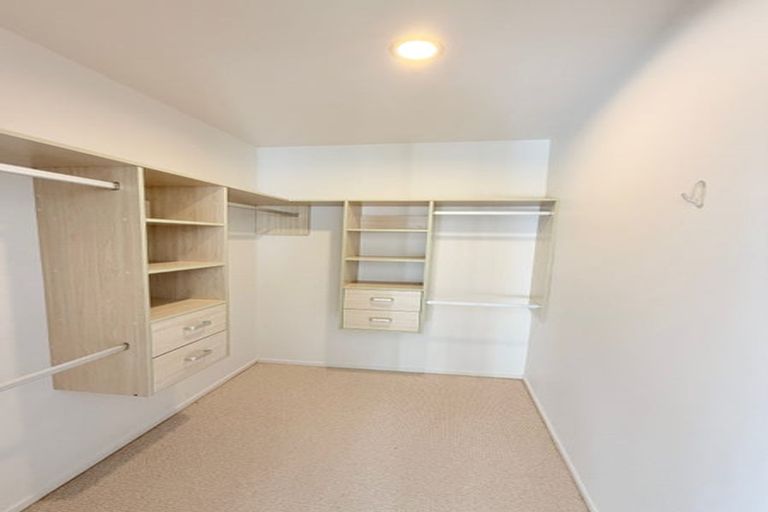 Photo of property in 137 Luckens Road, West Harbour, Auckland, 0618