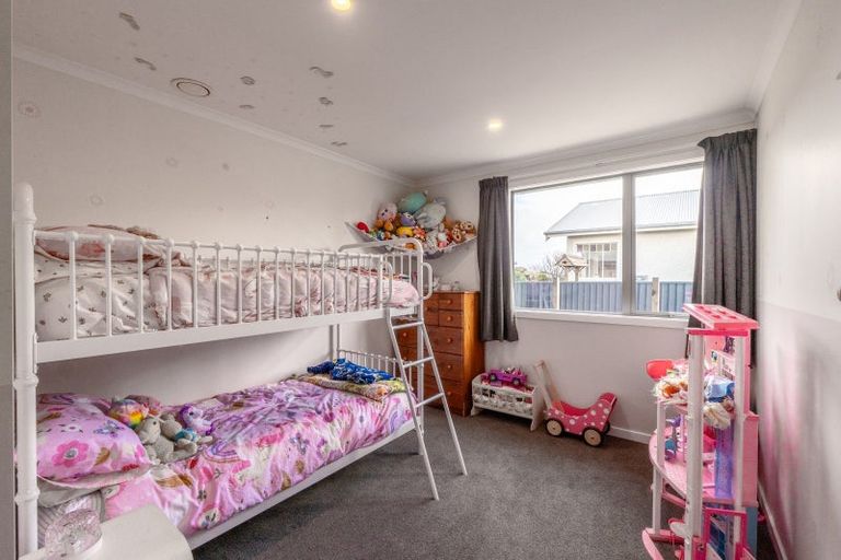 Photo of property in 16 Cargill Street, Waikiwi, Invercargill, 9810