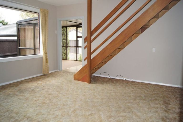 Photo of property in 10 Oakhurst Place, Russley, Christchurch, 8042