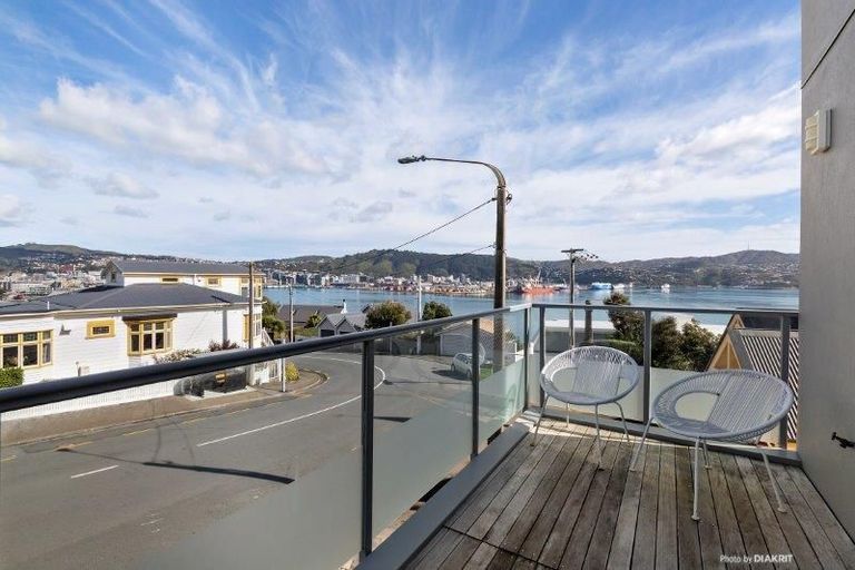 Photo of property in 21a Maida Vale Road, Roseneath, Wellington, 6011