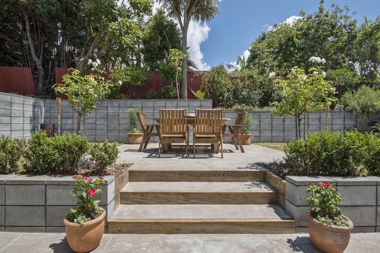 Photo of property in 2/44 Richmond Avenue, Northcote Point, Auckland, 0627