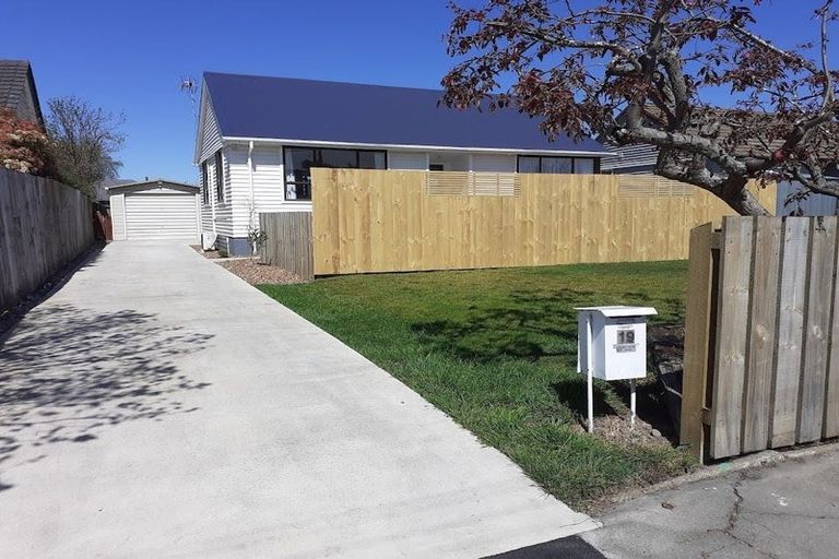 Photo of property in 19 Avro Crescent, Hornby, Christchurch, 8042