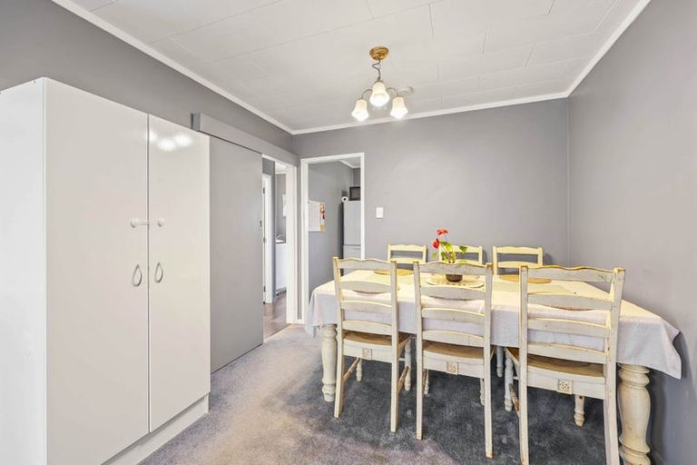 Photo of property in 2/39 Blacklock Avenue, Henderson, Auckland, 0612