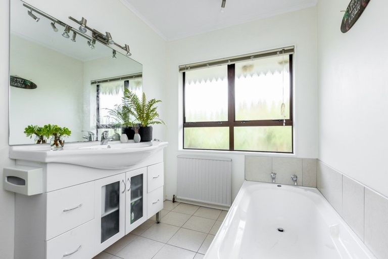 Photo of property in 103 James Cook Street, Havelock North, 4130