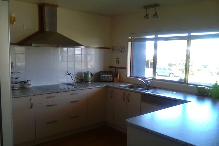 Photo of property in 7a Taihiki Road, Clarks Beach, 2122