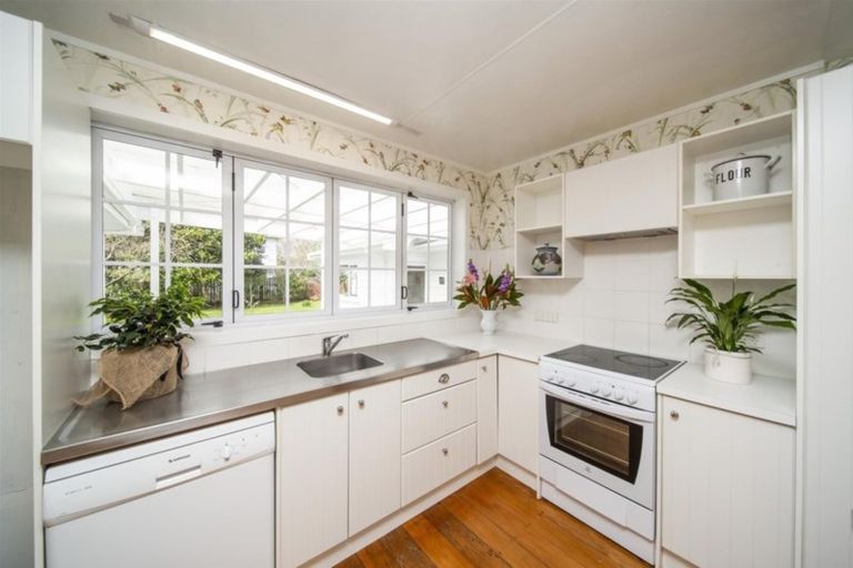 Photo of property in 22 Disraeli Street, Hawera, 4610