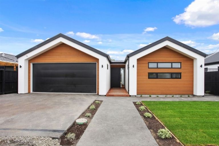 Photo of property in 94 Sarabande Avenue, Redwood, Christchurch, 8051