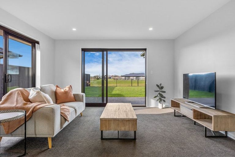 Photo of property in 4 Godley Place, Woodend, 7610