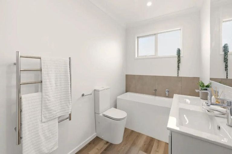 Photo of property in 3 Tasker Crescent, Pyes Pa, 3112