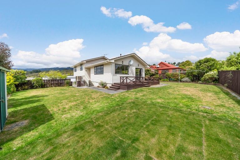 Photo of property in 32 Seymour Grove, Kingsley Heights, Upper Hutt, 5018