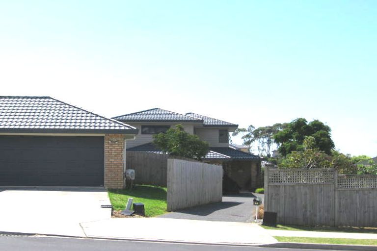 Photo of property in 33 Ian Sage Avenue, Long Bay, Auckland, 0630