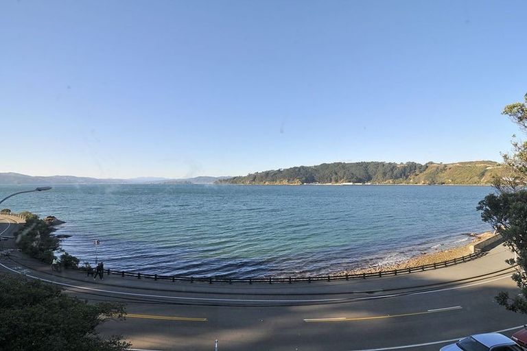 Photo of property in 4/136 Evans Bay Parade, Roseneath, Wellington, 6021