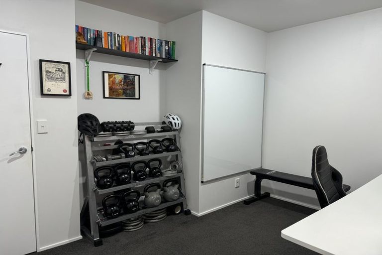 Photo of property in St Peters Apartments, 2e/192 Willis Street, Te Aro, Wellington, 6011