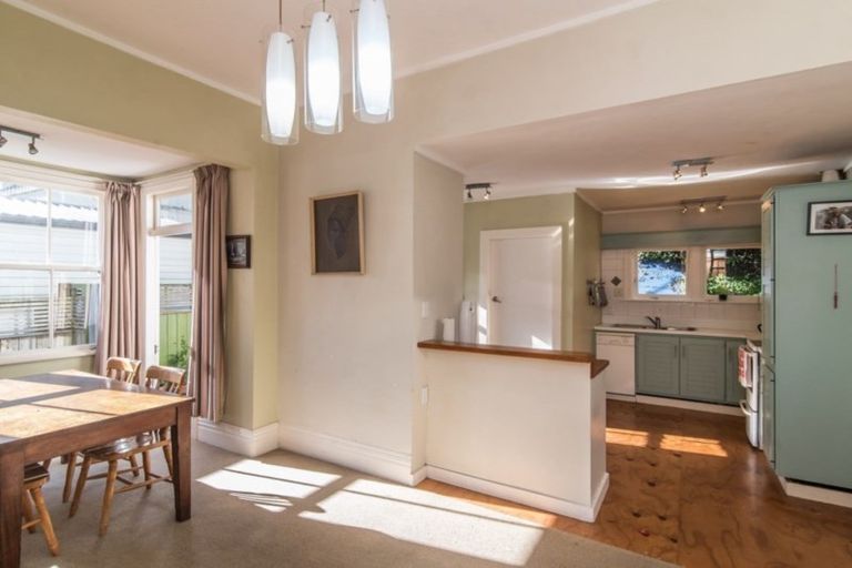 Photo of property in 287 Ohiro Road, Brooklyn, Wellington, 6021