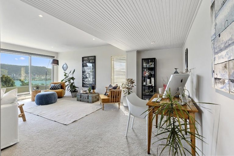 Photo of property in Beauport Apartments, 2/30 The Crescent, Roseneath, Wellington, 6011