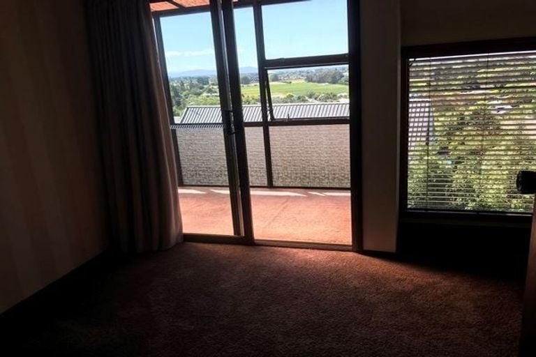 Photo of property in 28 Sedgwick Way, Westmorland, Christchurch, 8025