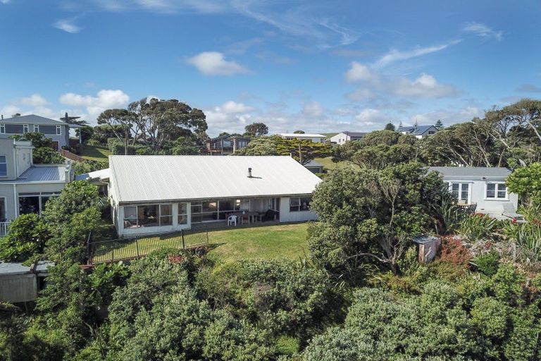 Photo of property in 18 Coates Avenue, Baylys Beach, Dargaville, 0377