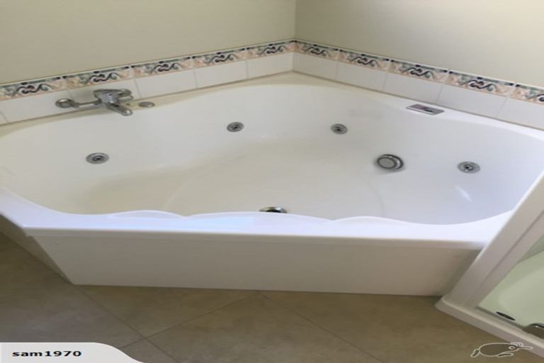 Photo of property in 9 Pelican Lane, Unsworth Heights, Auckland, 0632