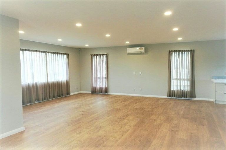 Photo of property in 39 Cavalli Road, Long Bay, Auckland, 0630