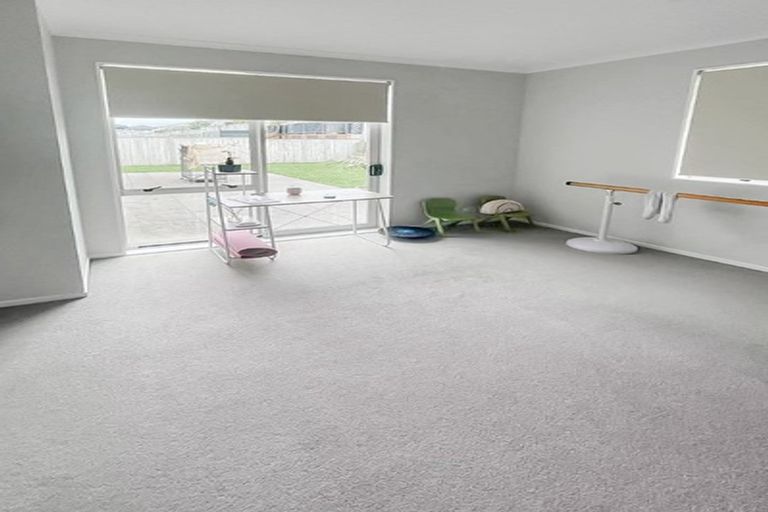 Photo of property in 80 Mackay Drive, Greenhithe, Auckland, 0632