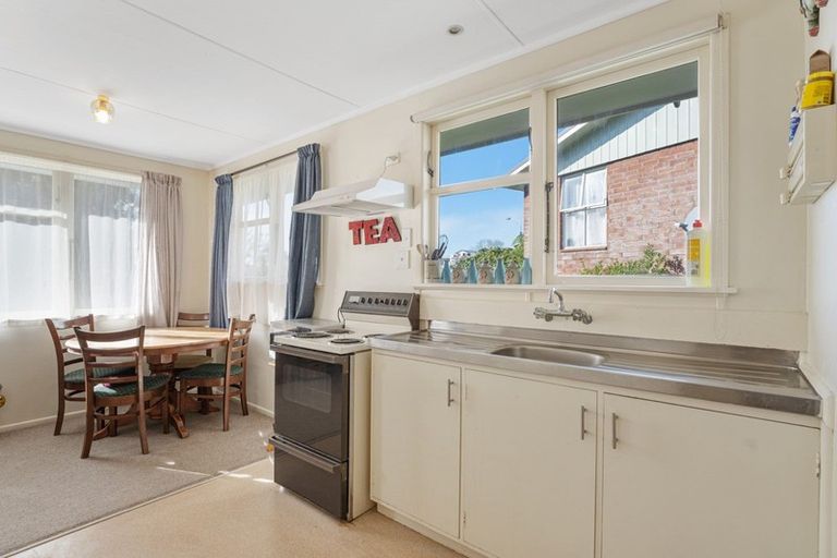 Photo of property in 14 Tavistock Street, Westown, New Plymouth, 4310