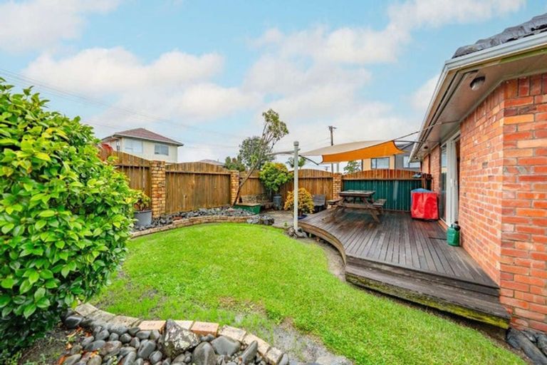 Photo of property in 3 Poto Street, Te Atatu South, Auckland, 0610
