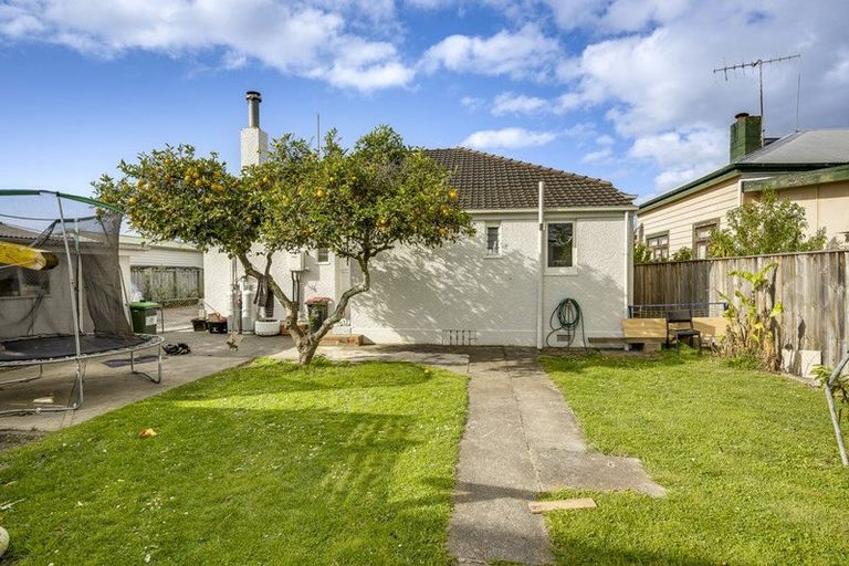 Photo of property in 1103 Saint Aubyn Street East, Parkvale, Hastings, 4122