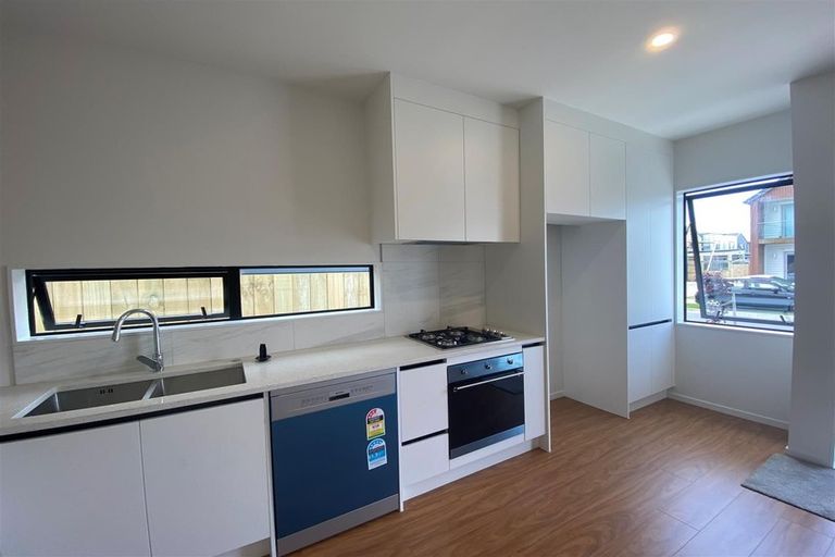 Photo of property in 9 Kairakau Street, Takanini, 2110