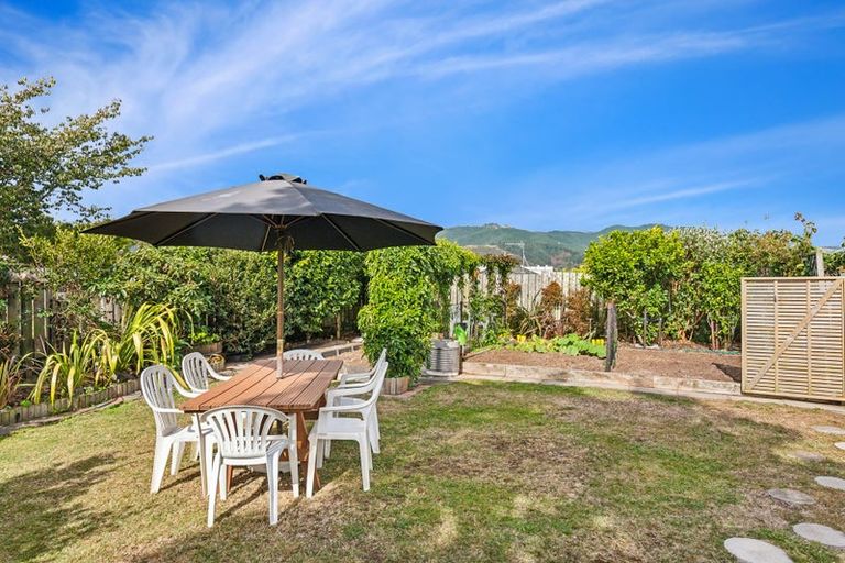 Photo of property in 52 Campbell Avenue, Paraparaumu, 5032