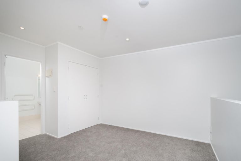Photo of property in 15b/30 Westward Ho, Glen Eden, Auckland, 0602