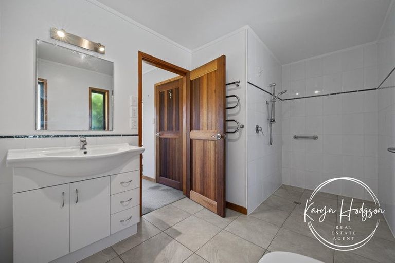 Photo of property in 87 Hurndall Street East, Maungaturoto, 0520