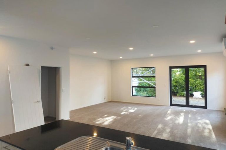 Photo of property in 4/40 Scarlet Oak Drive, Schnapper Rock, Auckland, 0632