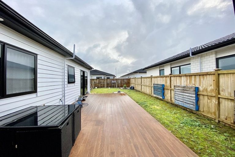 Photo of property in 6 Black Beech Crescent, Takanini, 2110