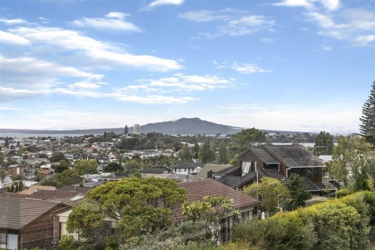 Photo of property in 1/35 Belmont Terrace, Milford, Auckland, 0620