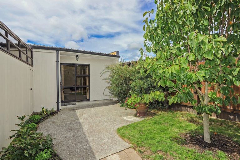 Photo of property in 37 Anderson Road, Taradale, Napier, 4112