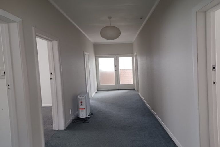 Photo of property in 19 Hereford Street, West End, Palmerston North, 4410