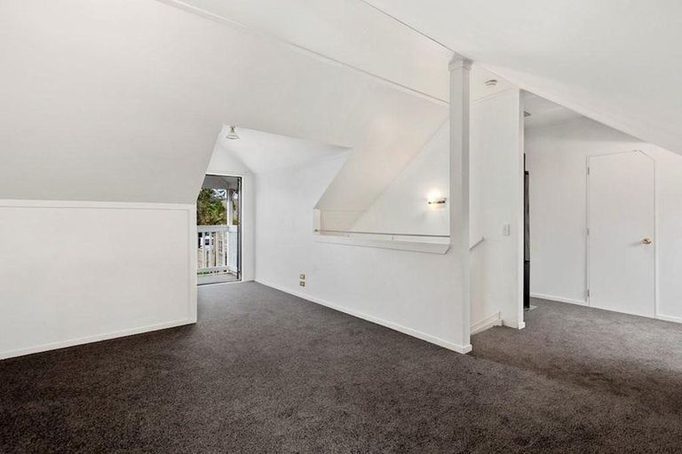 Photo of property in 741a Swanson Road, Swanson, Auckland, 0612