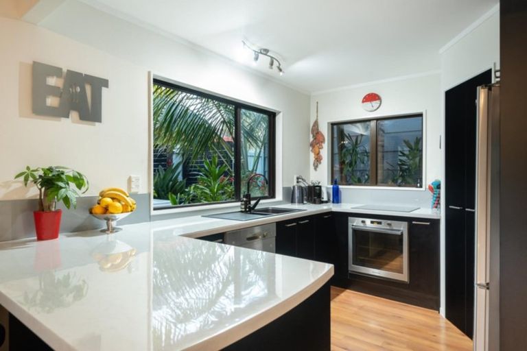 Photo of property in 128 Dickson Road, Papamoa Beach, Papamoa, 3118