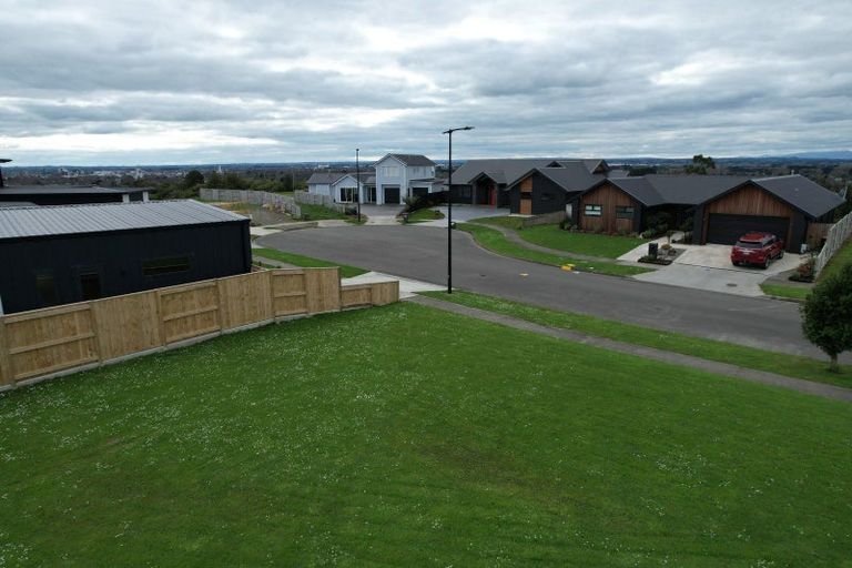 Photo of property in 65 Vaucluse Heights, Fitzherbert, Palmerston North, 4410