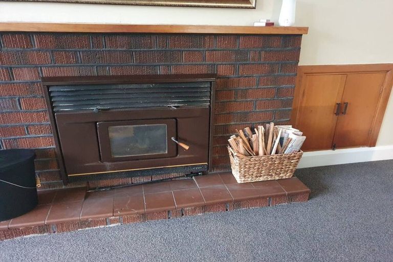 Photo of property in 8 Burtts Road, Durie Hill, Whanganui, 4500