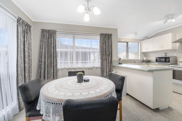 Photo of property in 10 Te Kama Street, Levin, 5510