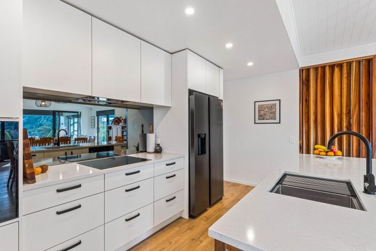 Photo of property in 19 Titoki Lane, Whangamata, 3691