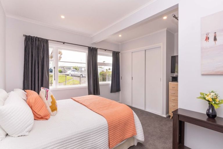 Photo of property in 7 Kiwi Crescent, Tawa, Wellington, 5028