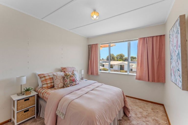 Photo of property in 10 Walton Road, Paraparaumu Beach, Paraparaumu, 5032