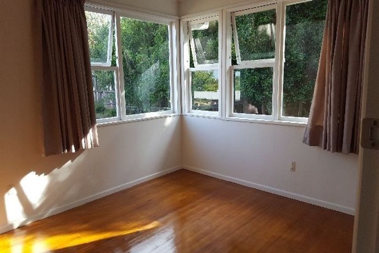 Photo of property in 15 Tyne Road, Forrest Hill, Auckland, 0620