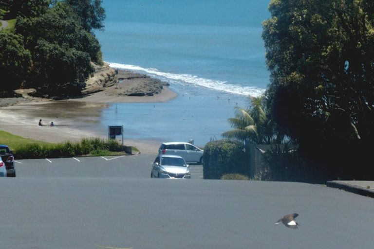 Photo of property in 1/40 Rothesay Bay Road, Rothesay Bay, Auckland, 0630