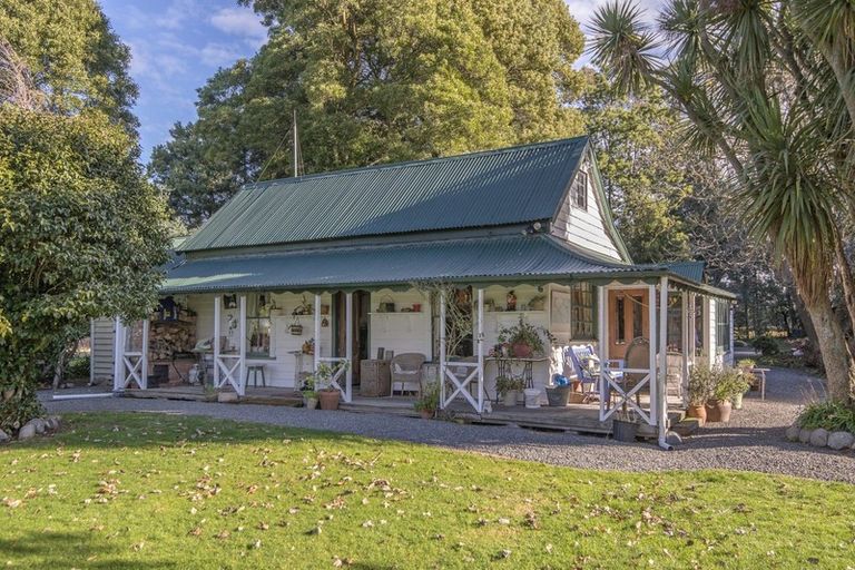 Photo of property in 204 Downs Road, Hororata, Darfield, 7572