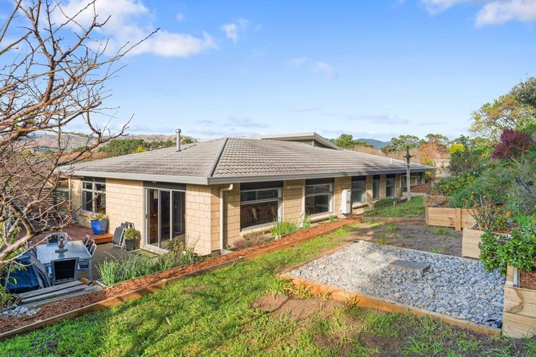 Photo of property in 14 Leanne Way, Waikanae Beach, Waikanae, 5036