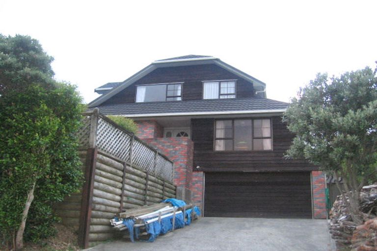 Photo of property in 2 Alanbrooke Place, Karori, Wellington, 6012