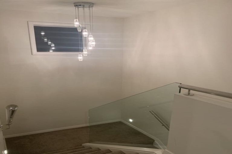 Photo of property in 102b Beach Road, Castor Bay, Auckland, 0620